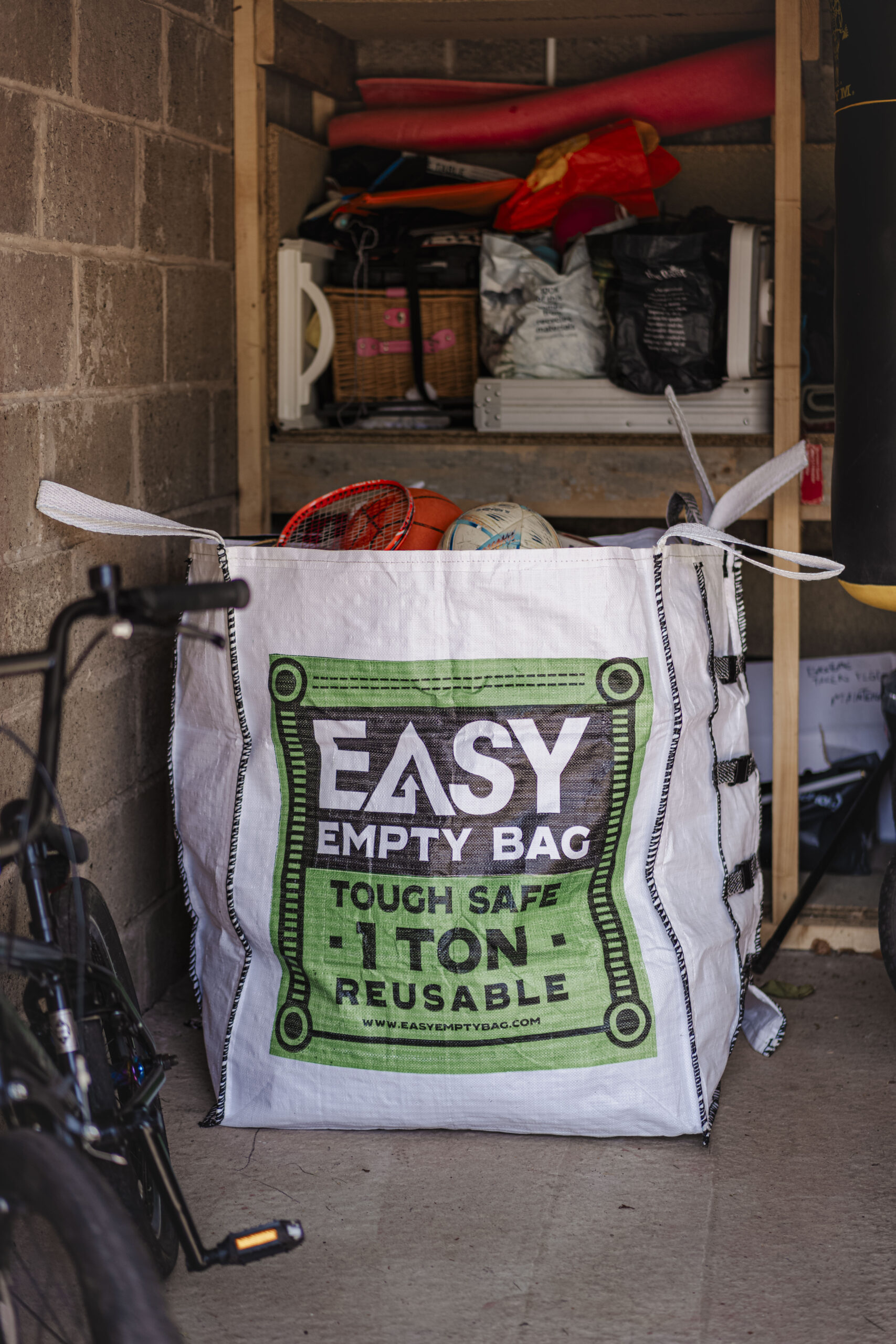 Easy Empty Bag Garage